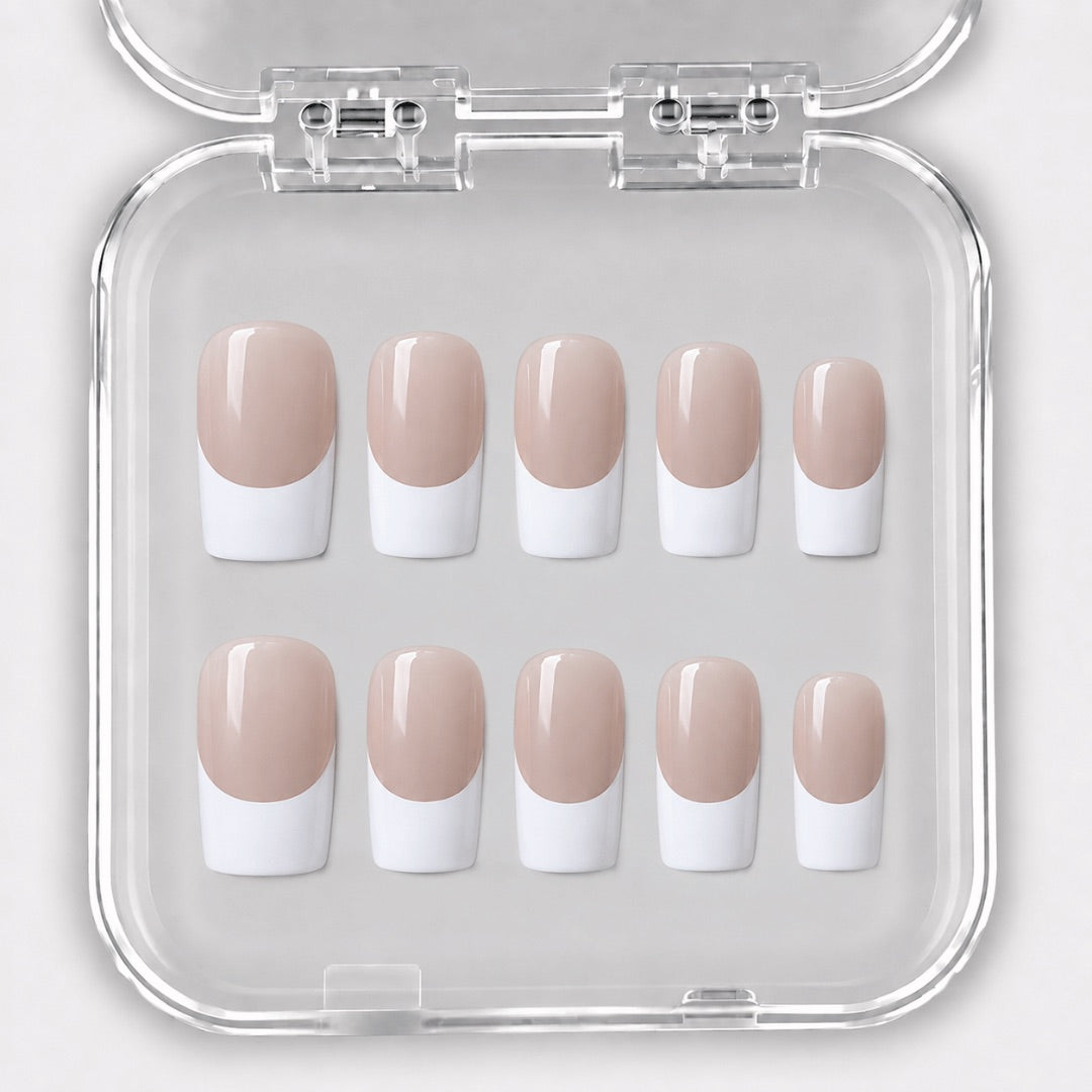 La Leçon N°1 – Press-On Nails French blanche classique, longueur moyenne forme carrée