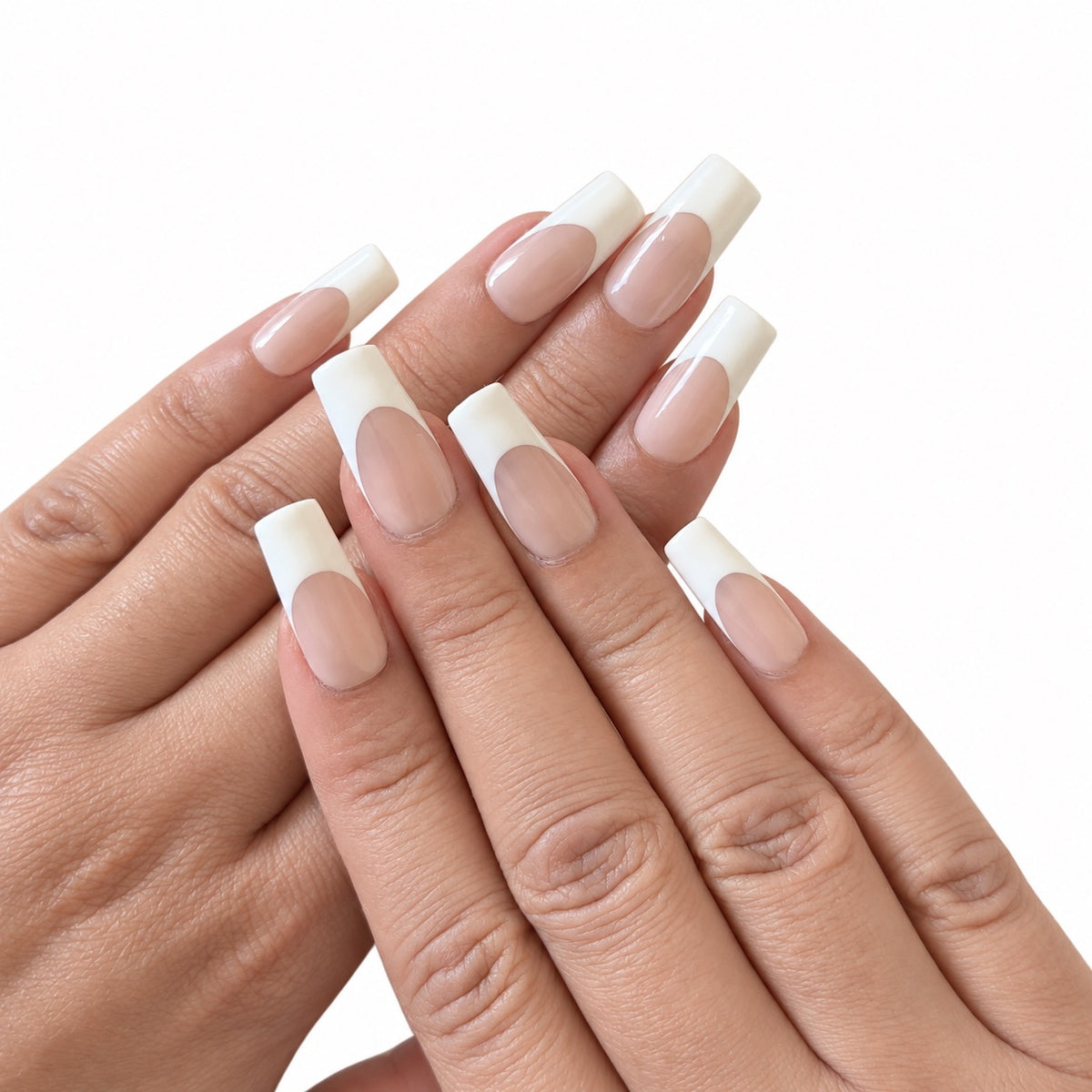 La Leçon N°1 – Press-on nails NELI French blanche classique, vue des huit doigts