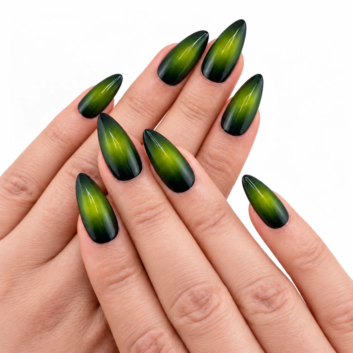 Press-on nails NELI Acid Eclipse – vue d’ensemble des ongles amande noirs aux reflets vert acide