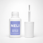 Colle à faux ongles NELI ouverte avec pinceau applicateur