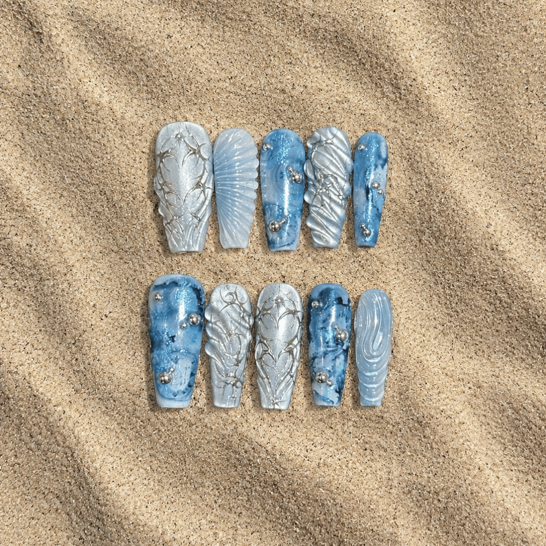 Silver Tide – Press-On Nails NELI sur sable