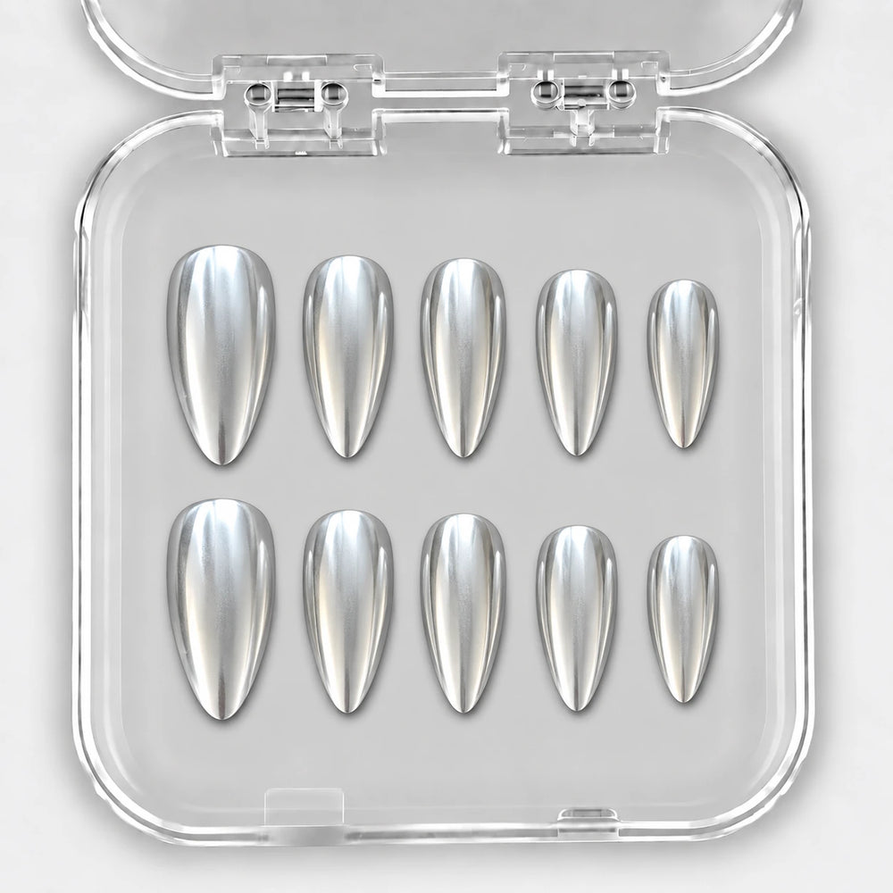 SILVER TOUCH — Press-on nails, amande, moyens. Chrome argenté intégral.