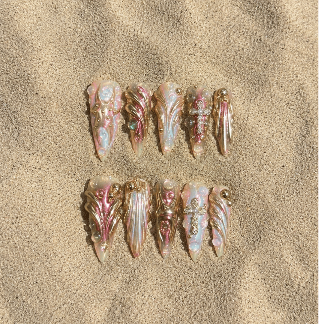 Solar Relic – Press-On Nails NELI sur sable